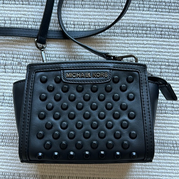 Michael Kors black crossbody - Picture 1 of 5